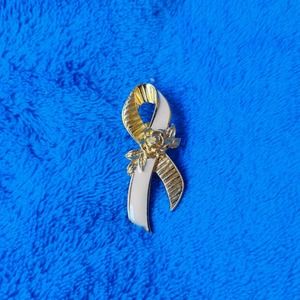 Avon Pink Enamel Gold Tone Breast Cancer Awareness Ribbon Lapel Pin